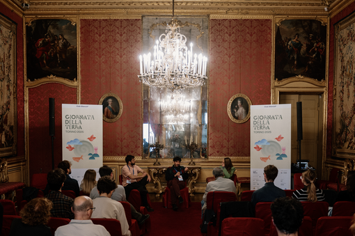 La pioggia non ferma la Giornata della Terra Torino, l'evento che unisce  cultura, ambiente e cittadinanza attiva