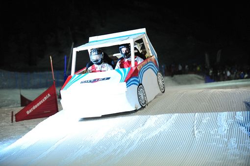 Sabato a Bardonecchia c’è la BardoLesa. La gara di slitte più divertente d’Italia