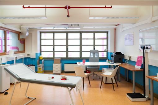 Le strutture mediche all'interno della Carluccio e della Primo Levi (crediti foto Francesca Cirilli) Le strutture mediche all'interno della Carluccio e della Primo Levi (crediti foto Francesca Cirilli)