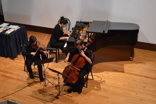 La “cura” della musica: le giovani dell’Isabel Trio all’ospedale di Settimo