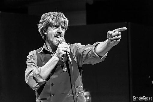 Venerdì 11 Festival della canzone improvvisata al Cecchi Point Venerdì 11 Festival della canzone improvvisata al Cecchi Point