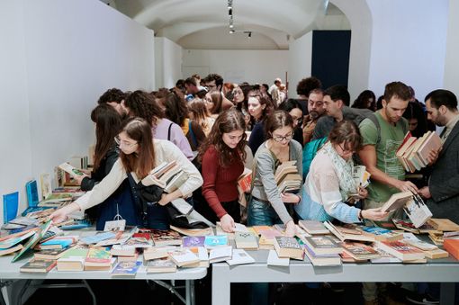 Comprare libri al chilo: da Combo arriva l'iniziativa anti-spreco in edizione natalizia Comprare libri al chilo: da Combo arriva l'iniziativa anti-spreco in edizione natalizia