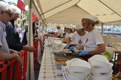 A Ivrea distribuite oltre 3000 Porzioni durante &quot;Primavera a Porta Torino. La Grande Zuppa di Pesce&quot;
