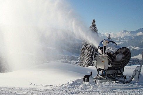 Temperature sotto lo zero, neve programmata sulle piste delle località sciistiche