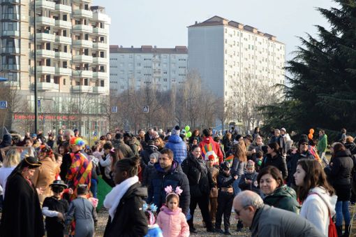 Quando il commercio di quartiere si fa del bene: a Mirafiori e Lingotto le raccolte fondi partono dal basso