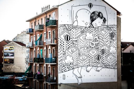 Immagine di archivio di un palazzo di piazza Bottesini Immagine di archivio di un palazzo di piazza Bottesini