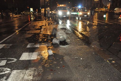 Torino: ubriaco al volante, da solo distrugge in un incidente un mezzo per il trasporto malati Torino: ubriaco al volante, da solo distrugge in un incidente un mezzo per il trasporto malati