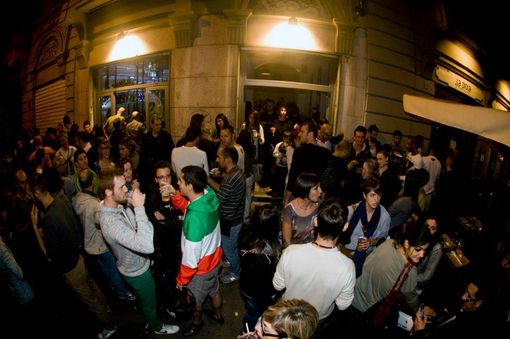 San Salvario, nella piazza il lento ritorno alla movida