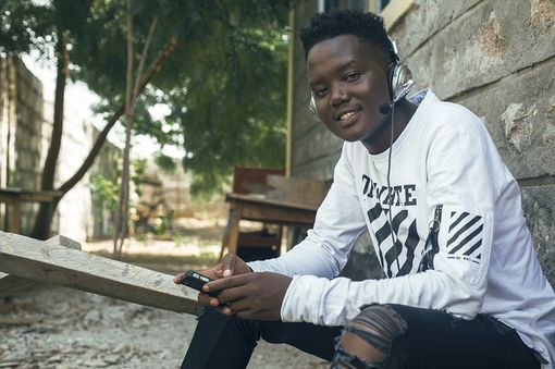 Da “neet” a nuovi artigiani: così a Mirafiori migranti e cittadini lavorano per l'integrazione