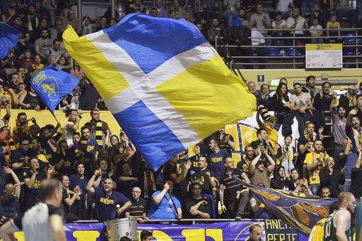 Coronavirus, anche la Curva Dido Guerrieri scende in campo: partita la raccolta fondi Coronavirus, anche la Curva Dido Guerrieri scende in campo: partita la raccolta fondi