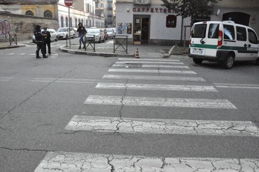 Morì dopo essere inciampata su un tombino: indagata una dirigente del Comune
