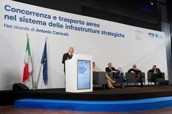 Trasporto aereo, G. Letta: "Metodo Catricalà esempio per istituzioni e sviluppo paese" Trasporto aereo, G. Letta: "Metodo Catricalà esempio per istituzioni e sviluppo paese"