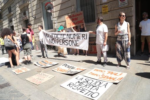 Scuola,  la protesta dei docenti arriva a Palazzo Lascaris