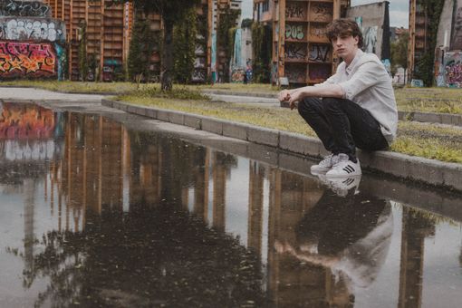 Neno: &quot;Nel mio singolo 'Bla bla bla' rifletto sul rapporto dei social nella nostra vita&quot;