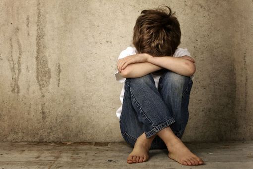 &quot;L'acuirsi di povertà e violenza le più gravi minacce per il futuro dei bambini&quot;