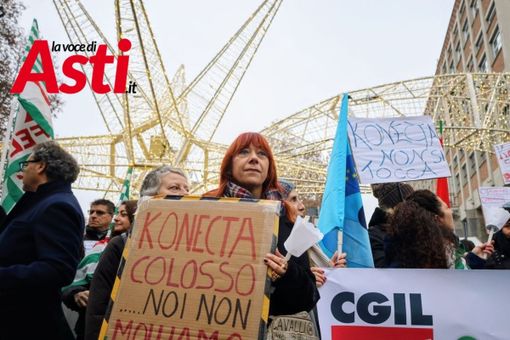La protesta ieri al Magico Paese di Natale (Merphefoto)