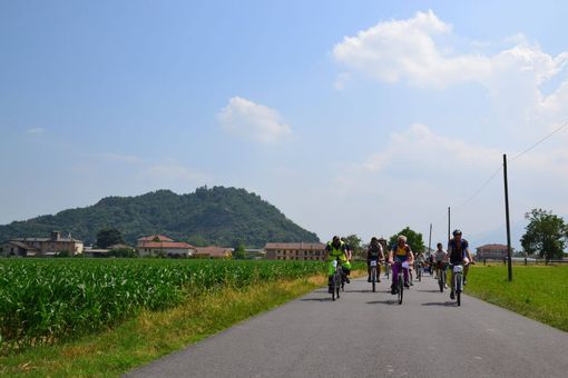Si ritorna a pedalare tutti insieme sulle strade di Cavour