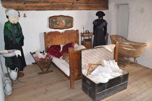 Vent’anni di costume e tradizioni delle genti alpine nella storica casa del sarto Vent’anni di costume e tradizioni delle genti alpine nella storica casa del sarto