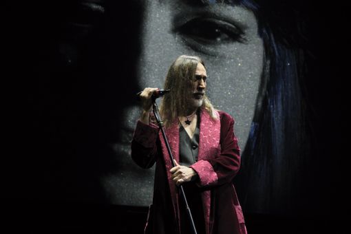 Manuel Agnelli protagonista di LAZARUS al Teatro Carignano (ph Fabio Lovino)