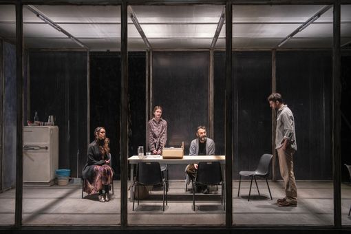 L'ungherese Székely debutta a Torino: il suo "Zio Vanja" tragicomico in un mondo a pezzi