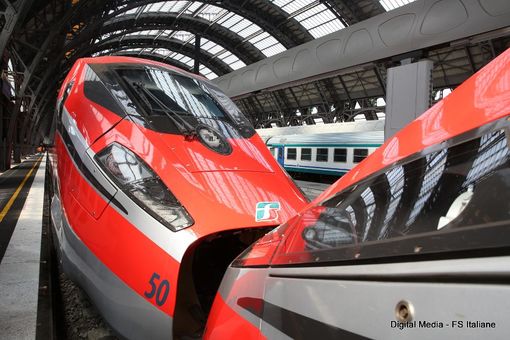 Doppio Frecciarossa 1000 Torino-Napoli, in un mese venduti 250 mila biglietti Doppio Frecciarossa 1000 Torino-Napoli, in un mese venduti 250 mila biglietti