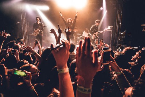 Premio Buscaglione, musica e socializzazione contro la psicosi Coronavirus: “Tranquillizziamo gli artisti: noi ci siamo”