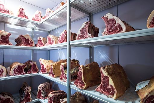 Processi di frollatura: come ottenere una carne più tenera e saporita Processi di frollatura: come ottenere una carne più tenera e saporita