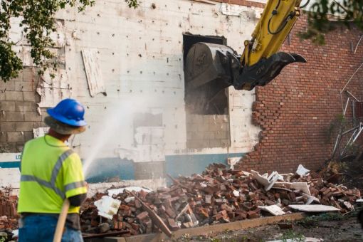 Demolizioni edili: il ruolo di una ditta specializzata Demolizioni edili: il ruolo di una ditta specializzata