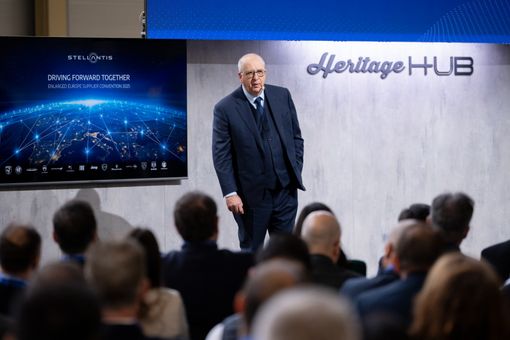 Stellantis ha annunciato lo stop ai progetti di sviluppo delle vetture a idrogeno Stellantis ha annunciato lo stop ai progetti di sviluppo delle vetture a idrogeno