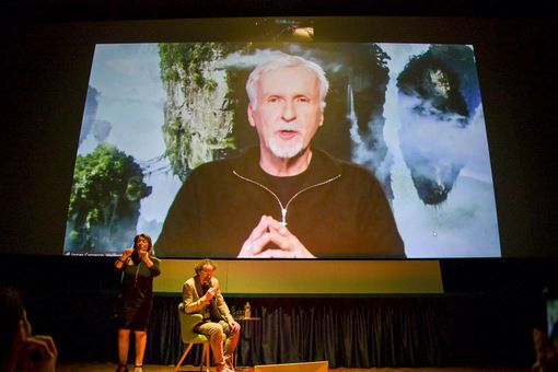 James Cameron, l'incontro è online ma la è sala gremita: “Spero la mostra a Torino sia di ispirazione ai giovani" James Cameron, l'incontro è online ma la è sala gremita: “Spero la mostra a Torino sia di ispirazione ai giovani"