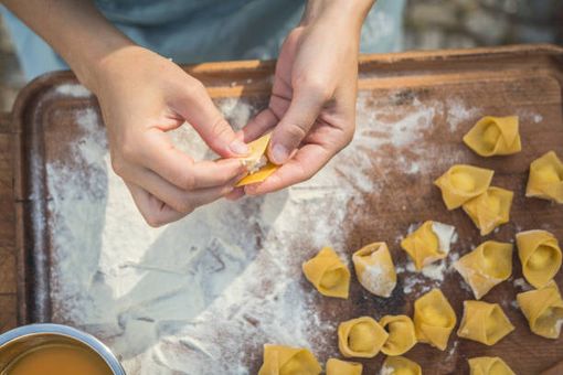 Dell’Agnese, una tradizione di famiglia: pasta fresca e pasticceria, da Torino a Pinerolo Dell’Agnese, una tradizione di famiglia: pasta fresca e pasticceria, da Torino a Pinerolo