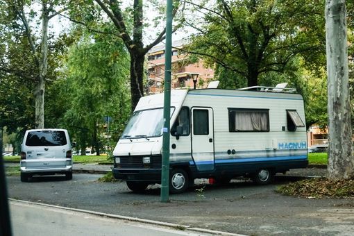 Un camper in corso Salvemini (foto d'archivio) Un camper in corso Salvemini (foto d'archivio)