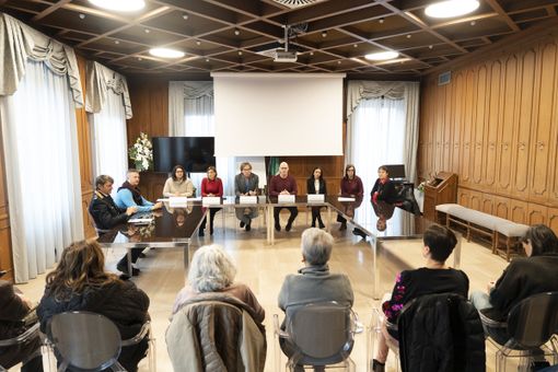 Una immagine del lancio dell'iniziativa Vetrine di Coraggio