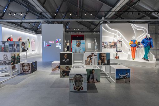 Fondazione FILA Museum ha scelto gli spazi della storica fabbrica del brand biellese per dare vita al nuovo FILA Brand Experience Center, pronto ad aprire i battenti il 14 e 15 novembre. Fondazione FILA Museum ha scelto gli spazi della storica fabbrica del brand biellese per dare vita al nuovo FILA Brand Experience Center, pronto ad aprire i battenti il 14 e 15 novembre.