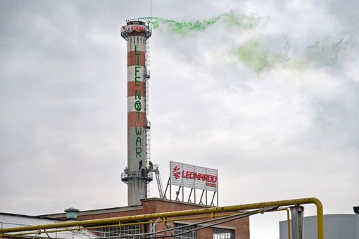 La scritta lungo la ciminiera