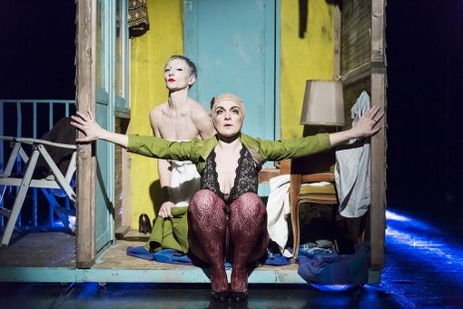 Al Gobetti in prima nazionale "Edith", la storia delle parenti di Jackie O' Al Gobetti in prima nazionale "Edith", la storia delle parenti di Jackie O'