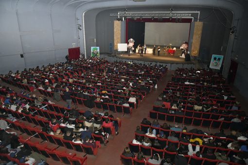 A Torino i carabinieri incontrano le scuole: oltre mille studenti al Teatro Nuovo A Torino i carabinieri incontrano le scuole: oltre mille studenti al Teatro Nuovo
