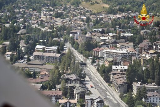 fiume esondato con fango a Bardonecchia fiume esondato con fango a Bardonecchia