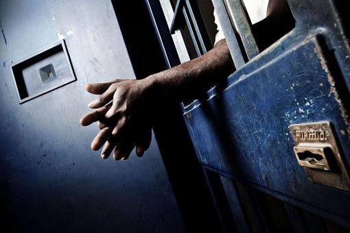Carcere di Torino, la polizia penitenziaria salva un detenuto in extremis