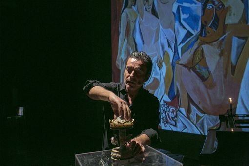 L'arte è una caramella? Carlo Vanoni "scarta" i capolavori del Novecento L'arte è una caramella? Carlo Vanoni "scarta" i capolavori del Novecento