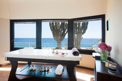 Dimenticate lo stress della vita quotidiana e regalatevi un'esperienza speciale al Centro Benessere dell'Hotel Parigi a Bordighera Dimenticate lo stress della vita quotidiana e regalatevi un'esperienza speciale al Centro Benessere dell'Hotel Parigi a Bordighera