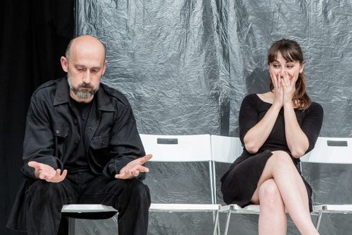 Due solitudini a Casa Fools: in scena la tragicommedia “Che farebbe Cyrano?” Due solitudini a Casa Fools: in scena la tragicommedia “Che farebbe Cyrano?”