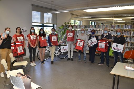 Da domani a Nichelino tornano in pista i bikers della "cultura d'asporto": il libro in prestito portato a casa