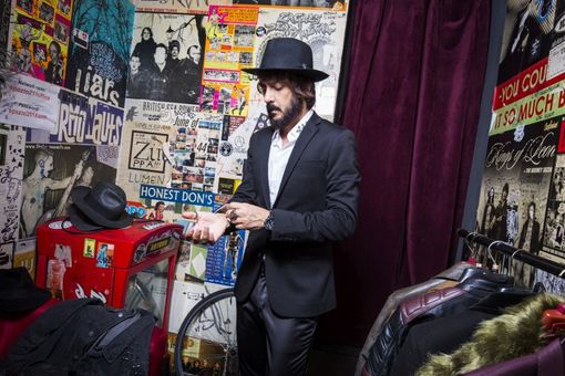 Daniele Celona in concerto all'Off Topic di via Pallavicino Daniele Celona in concerto all'Off Topic di via Pallavicino