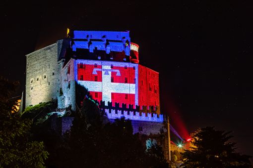 Il “Drapò” torna a illuminare la Sacra di San Michele Il “Drapò” torna a illuminare la Sacra di San Michele