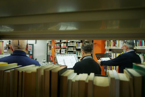 Spettacoli teatrali e libri: nel carcere di Torino la normalità si ricerca nell’arte e nella cultura