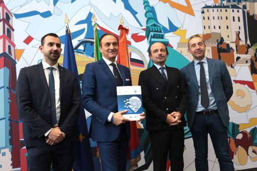 Piemonte in soccorso ai boomers (e non solo): in 6 mesi avvicinati 10mila cittadini al digitale