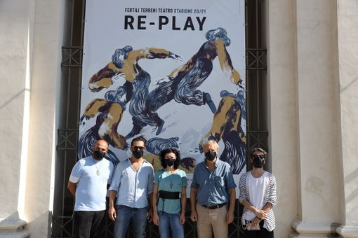 Fertili Terreni Teatro riavvolge il nastro e porta in scena la sperimentazione