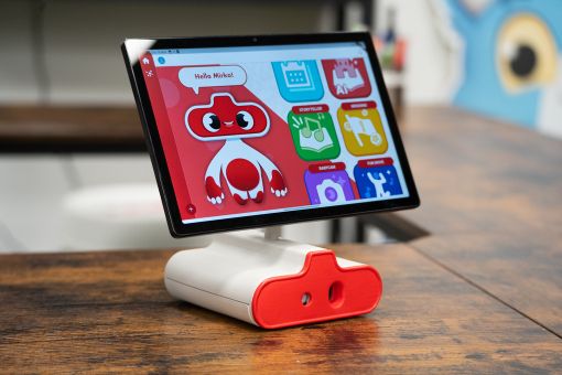 strumento tecnologico per bambini di colore rosso