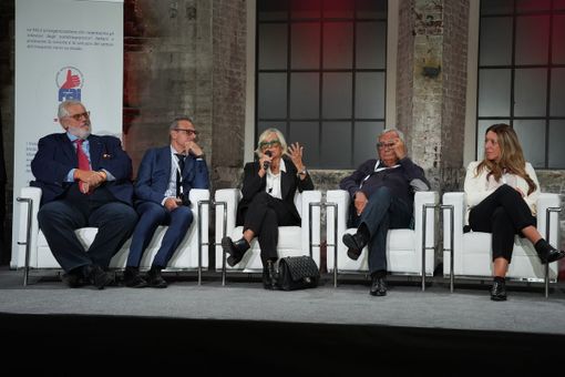 Autotrasportatori: l’isolamento logistico del Piemonte, la carenza di lavoratori e i divieti ambientali penalizzano le imprese Autotrasportatori: l’isolamento logistico del Piemonte, la carenza di lavoratori e i divieti ambientali penalizzano le imprese